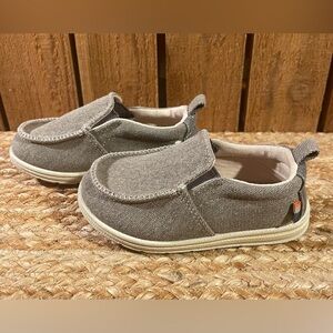 NWT Cat & Jack Boy/Girl Slip-On Shoe Sz 7